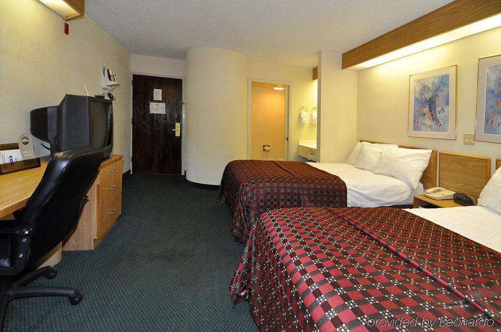 Red Roof Inn Pensacola Fairgrounds Buitenkant foto